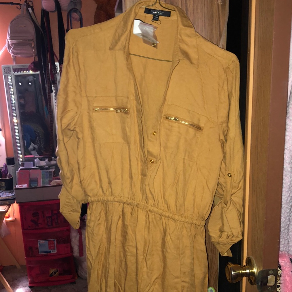 Yellow button up, adjustable waist, pocket zippers